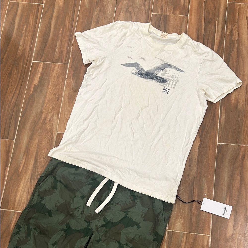 Hollister Cream Cotton Tee